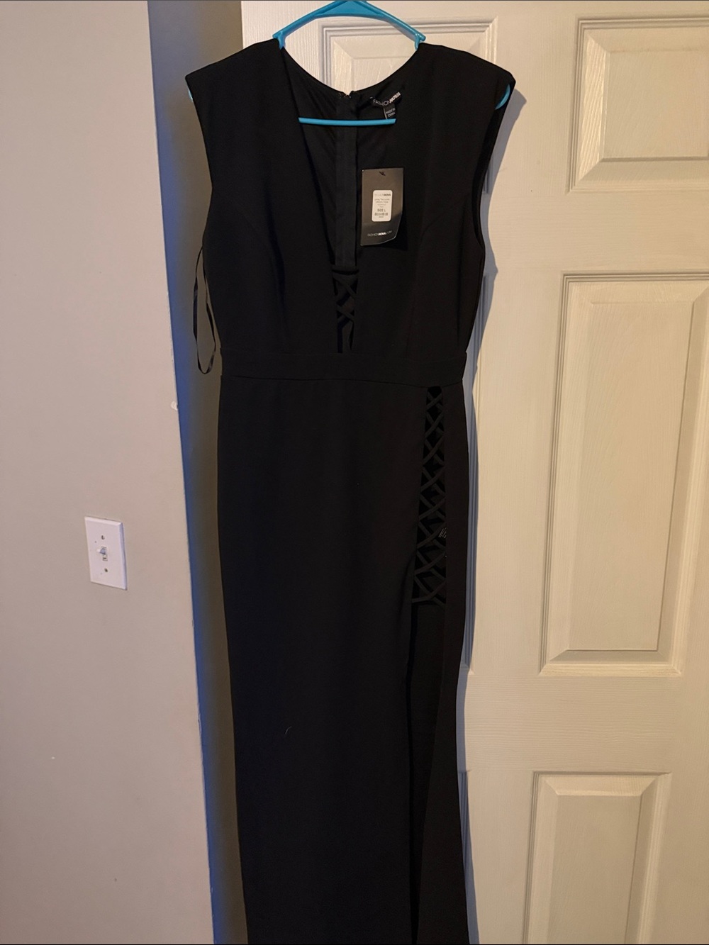 Black Sleeveless V-Neck Maxi Dress with Side Lattice Detail